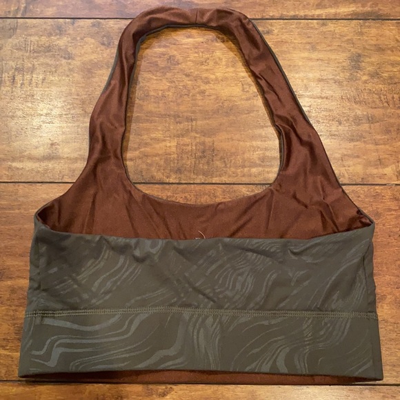 Size small, reversible sports bra - Picture 2 of 4